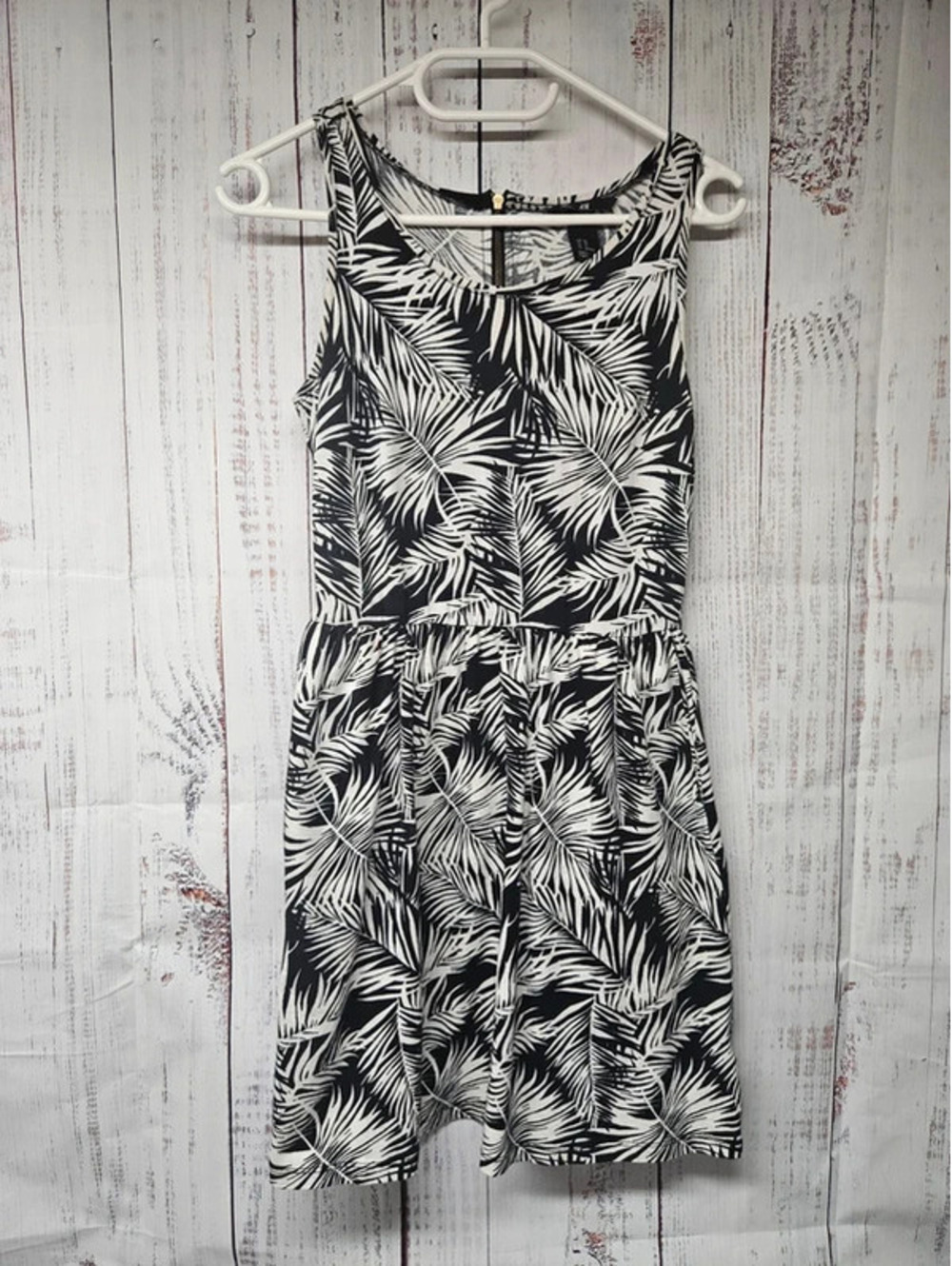 H&M Sleeveless Fit-And-Flare Mini Dress Women's Size XS